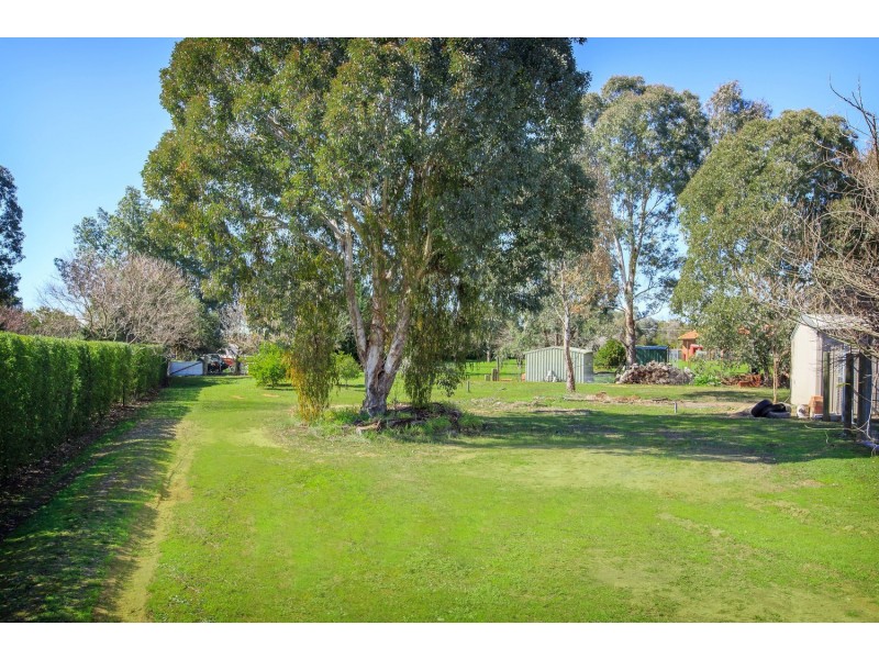 15 Lipsett Road, Thurgoona NSW 2640