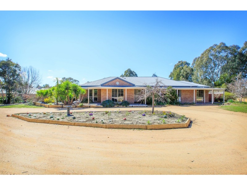 15 Lipsett Road, Thurgoona NSW 2640