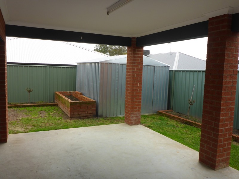 54 Victoria Cross Parade, Wodonga VIC 3690