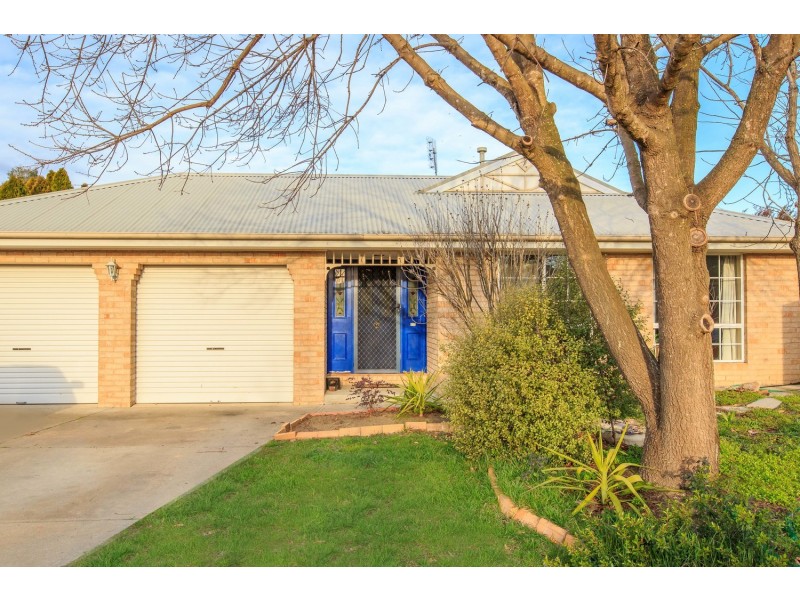1A Oakmont Circuit, Wodonga VIC 3690