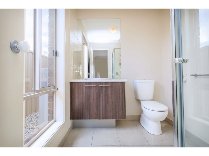 24 Victoria Cross Parade, Wodonga VIC 3690