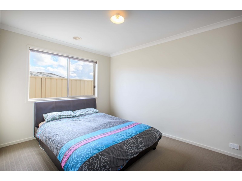 24 Victoria Cross Parade, Wodonga VIC 3690