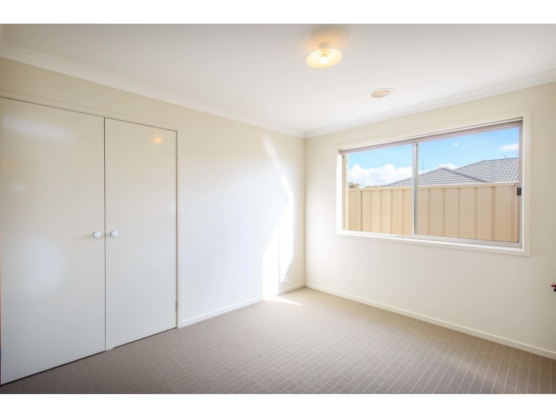 24 Victoria Cross Parade, Wodonga VIC 3690