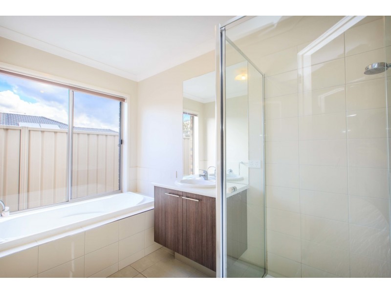 24 Victoria Cross Parade, Wodonga VIC 3690