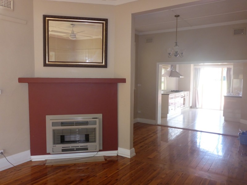 327 Mount Street, Albury NSW 2640