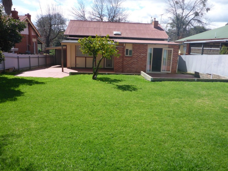 327 Mount Street, Albury NSW 2640