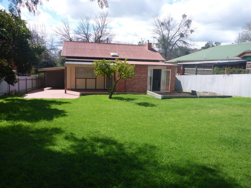 327 Mount Street, Albury NSW 2640