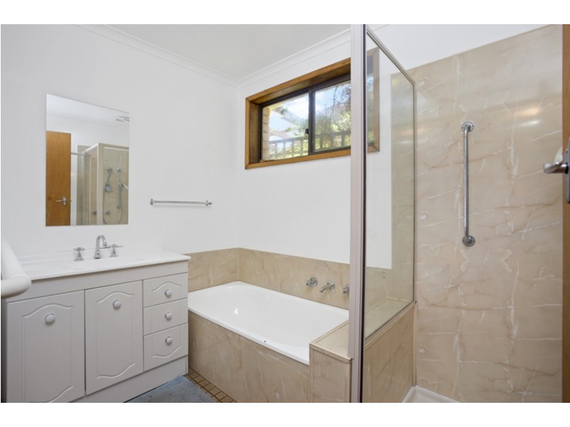 24 Conness Street, Chiltern VIC 3683