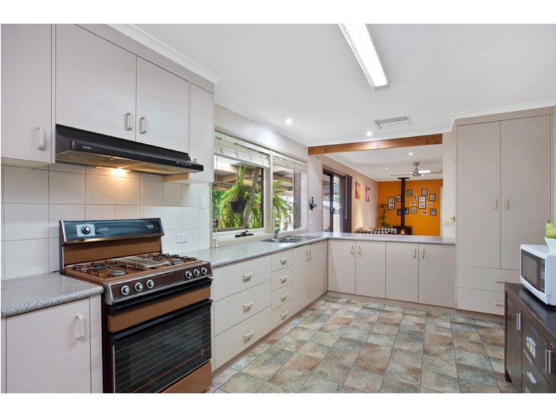 13 Robert Crescent, Wodonga VIC 3690