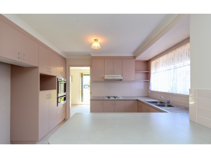 2 Edinburgh Circuit, Wodonga VIC 3690