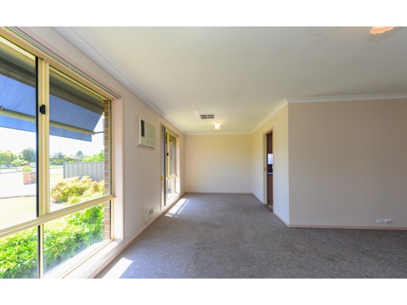 2 Edinburgh Circuit, Wodonga VIC 3690