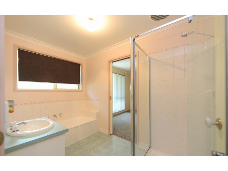 2 Edinburgh Circuit, Wodonga VIC 3690