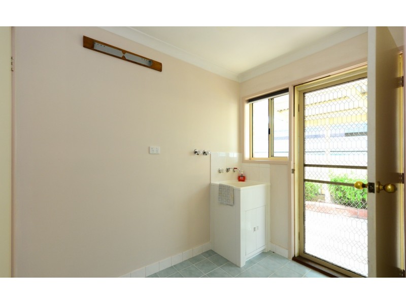 2 Edinburgh Circuit, Wodonga VIC 3690