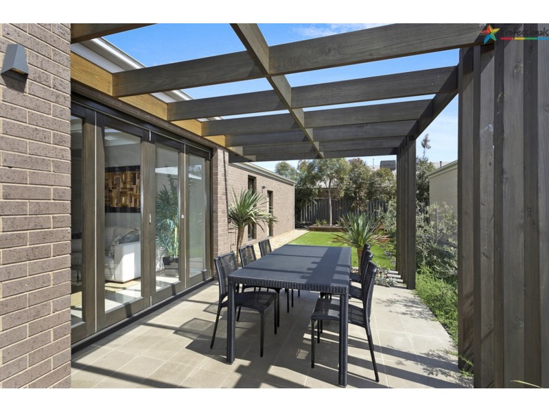 3 Riverside Boulevard, Killara VIC 3691