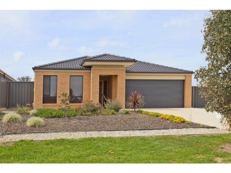 14 Silky Oak Avenue, Wodonga VIC 3690