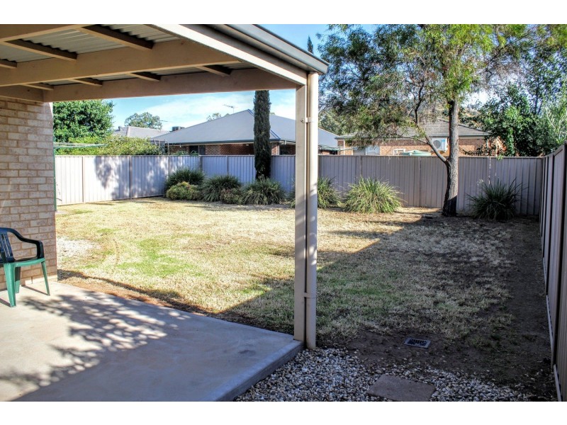212 Kaitlers Road, Lavington NSW 2641