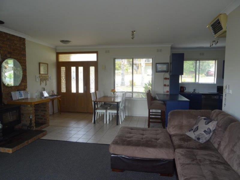 16 Dwyer Crescent, Bellbridge VIC 3691