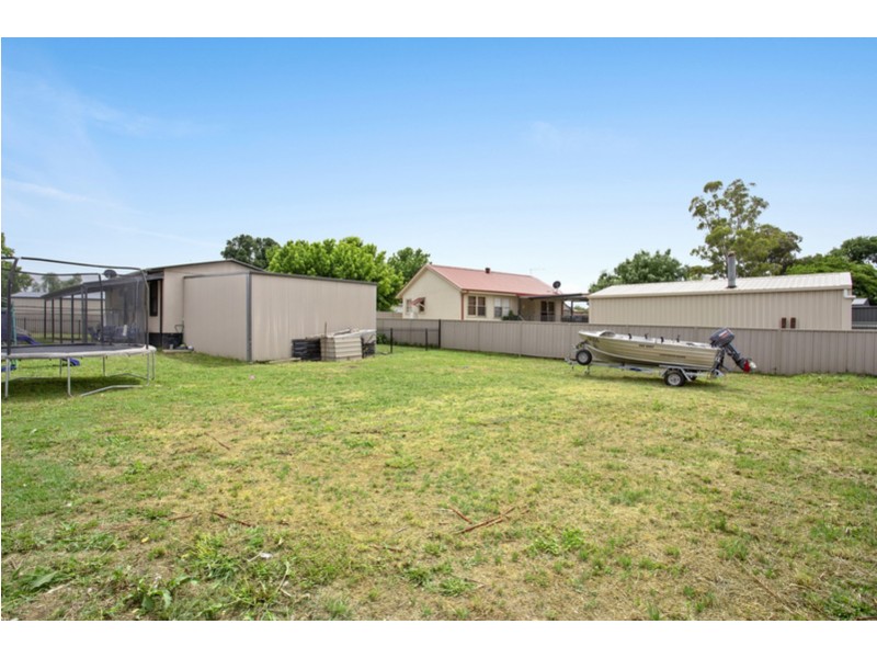 14 Conness Street, Chiltern VIC 3683