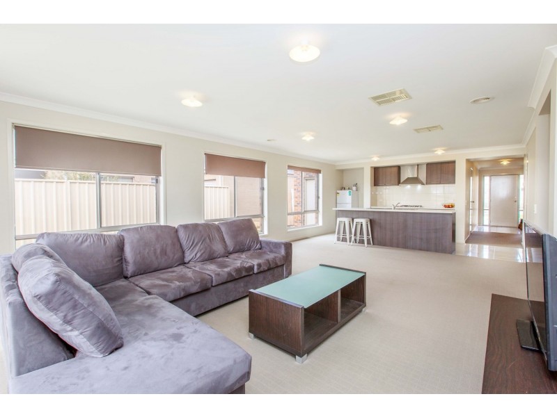 24 Victoria Cross Parade, Wodonga VIC 3690