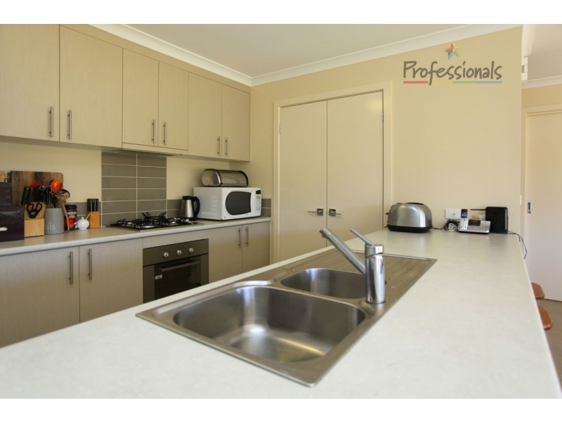 2/776 Centaur Road, Lavington NSW 2641