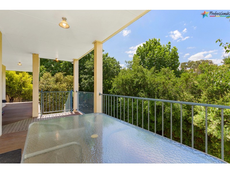 8 Ballara Drive, Wodonga VIC 3690