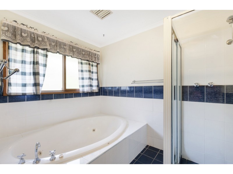 12 Deakin Court, Wodonga VIC 3690