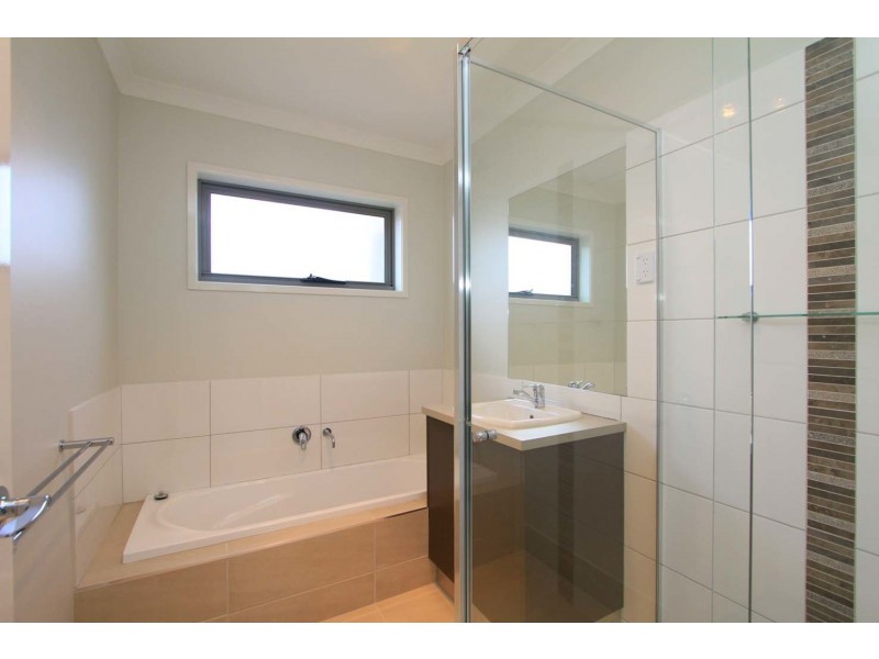 4/17 Thorneycroft Avenue, Wodonga VIC 3690