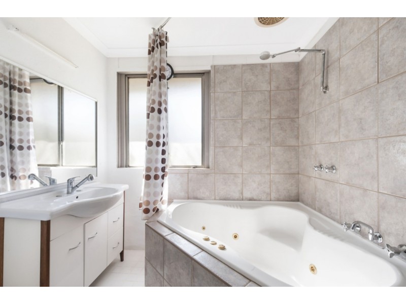 10/12 Albert Road, Chiltern VIC 3683