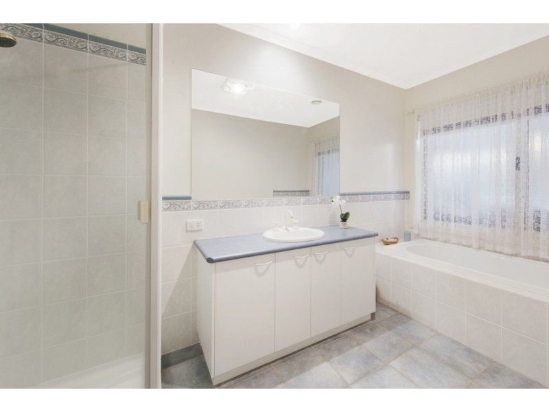 4 Hylton Court, Wodonga VIC 3690