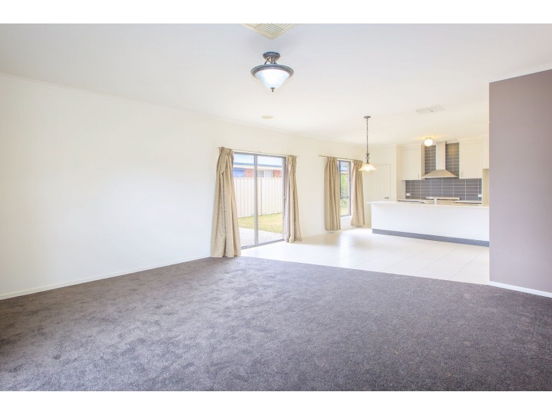 38 Mactier Avenue, Wodonga VIC 3690