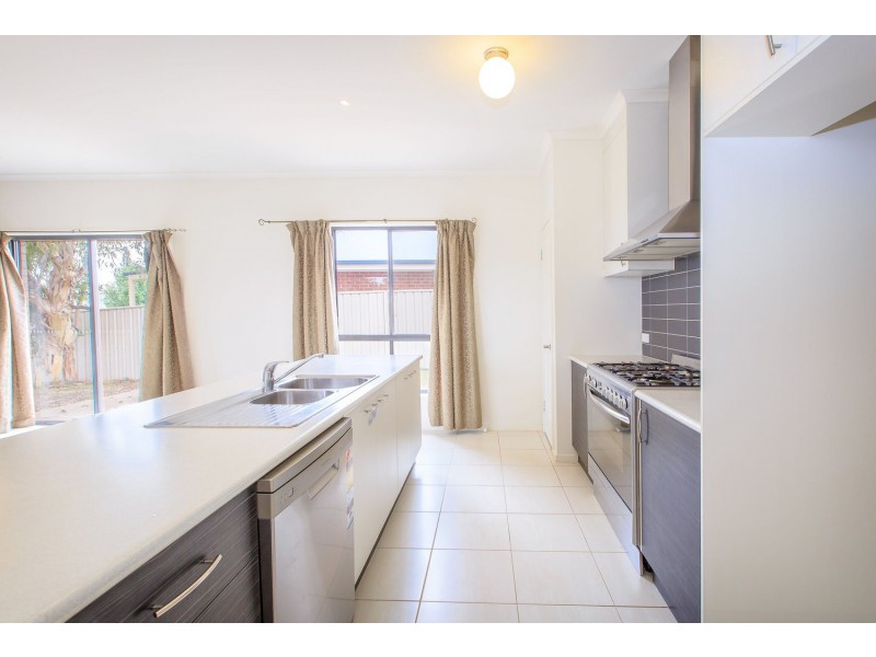 38 Mactier Avenue, Wodonga VIC 3690