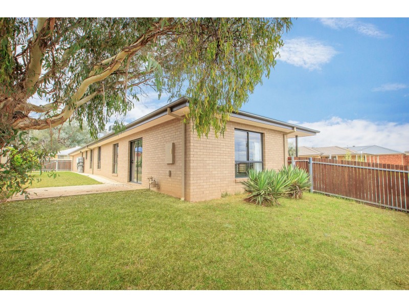 38 Mactier Avenue, Wodonga VIC 3690