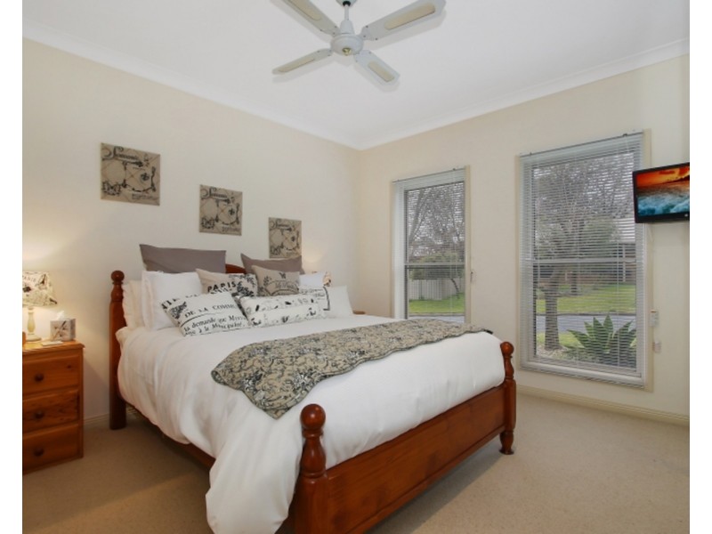 44 Craig Drive, Bellbridge VIC 3691