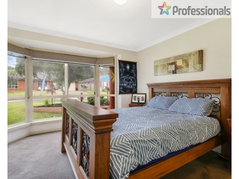 1 Dillagar Place, Springdale Heights NSW 2641