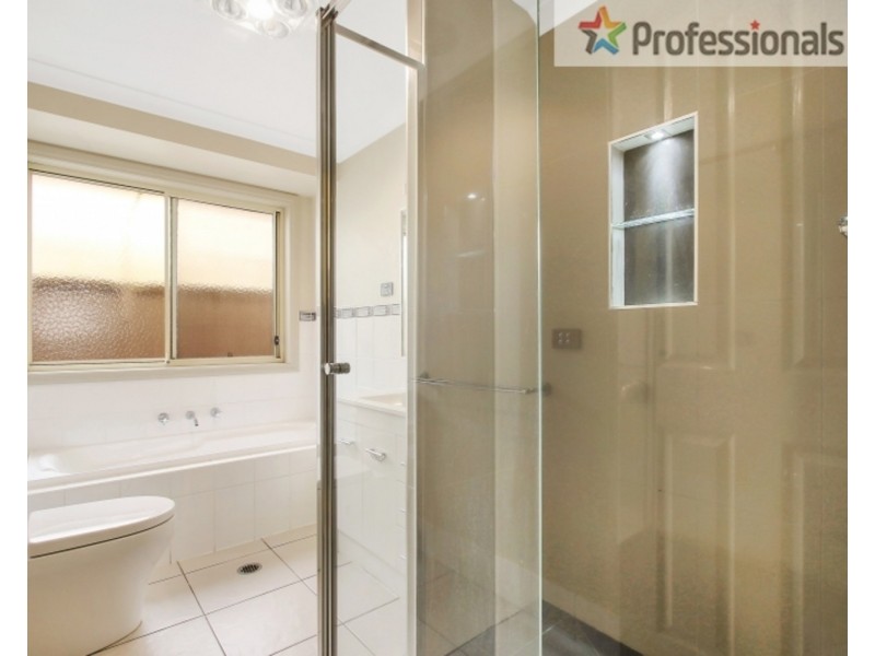 1 Dillagar Place, Springdale Heights NSW 2641