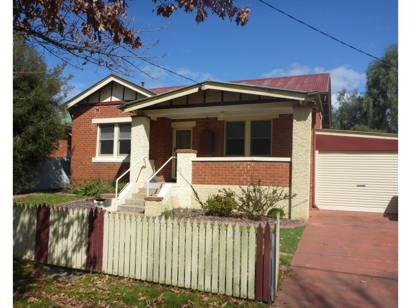 327 Mount Street, Albury NSW 2640