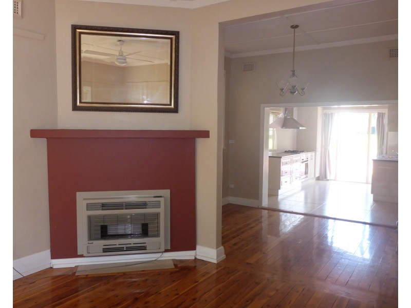 327 Mount Street, Albury NSW 2640