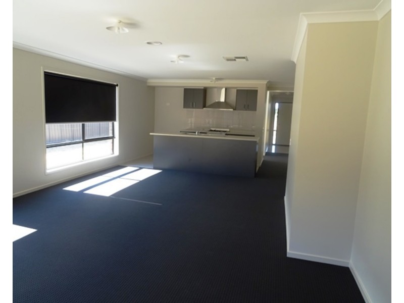 5 Kirby Drive, Killara VIC 3691