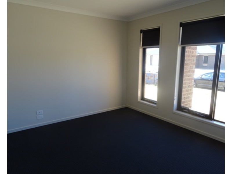 5 Kirby Drive, Killara VIC 3691