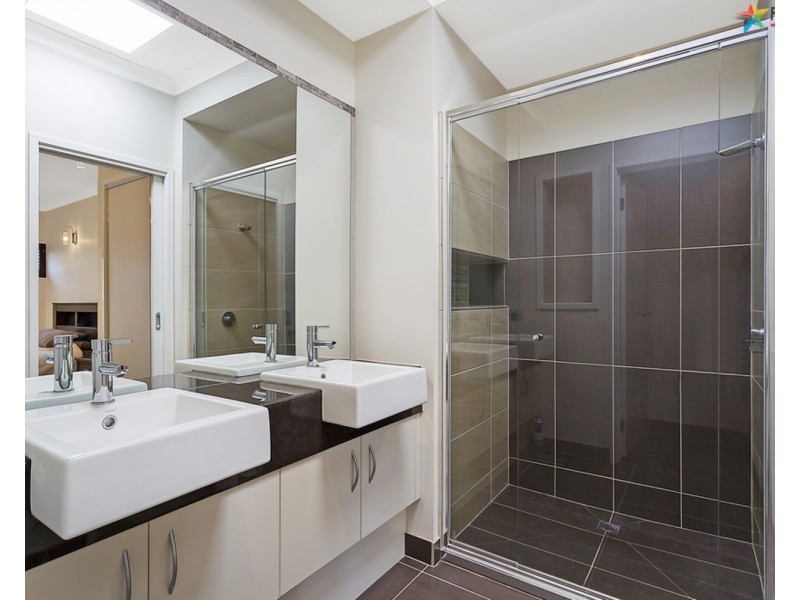 61 Victoria Cross Parade, Wodonga VIC 3690