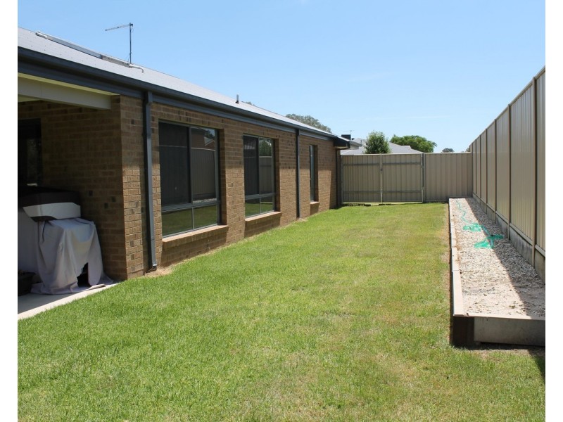 48 Whistler Concourse, Wodonga VIC 3690