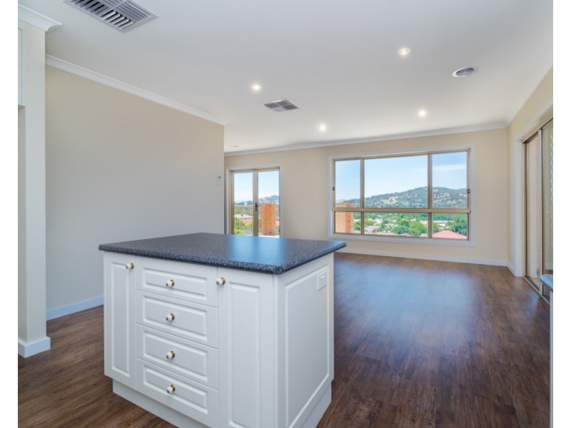 30 Avondale Drive, Wodonga VIC 3690