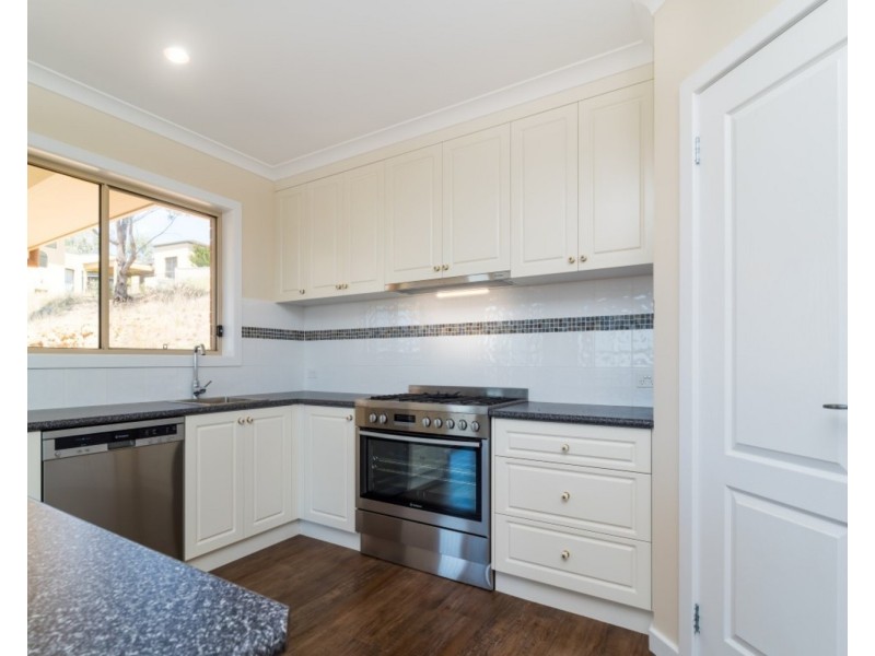 30 Avondale Drive, Wodonga VIC 3690