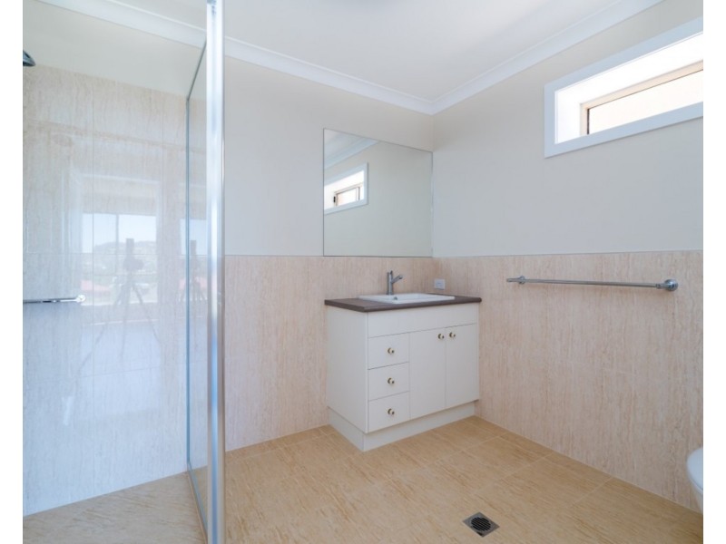 30 Avondale Drive, Wodonga VIC 3690