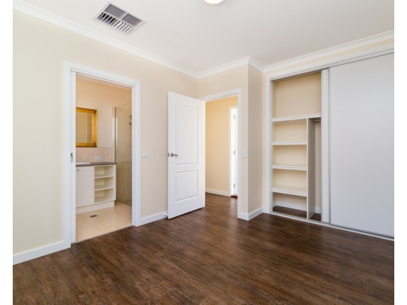 30 Avondale Drive, Wodonga VIC 3690