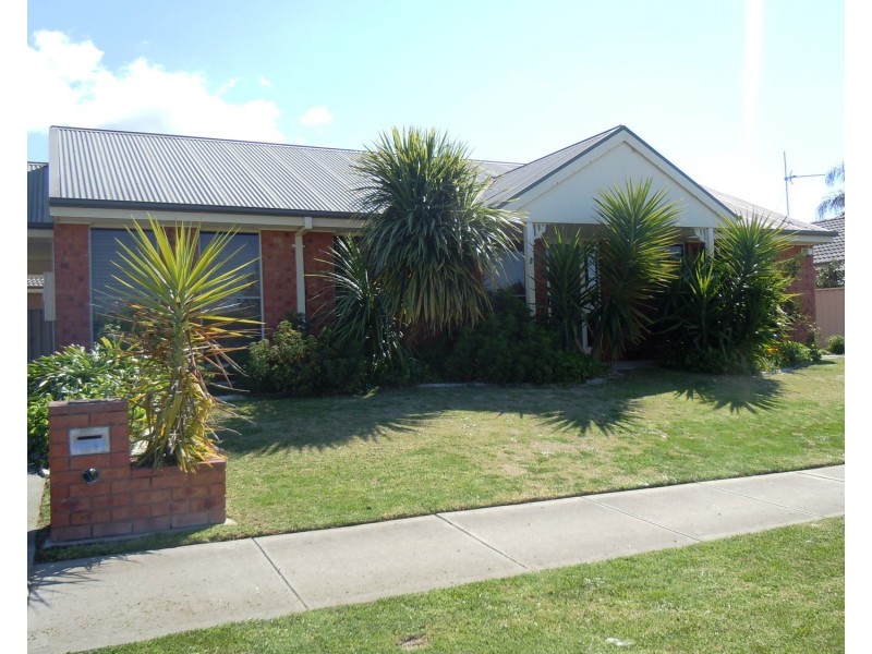 5 Oakmont Circuit, Wodonga VIC 3690