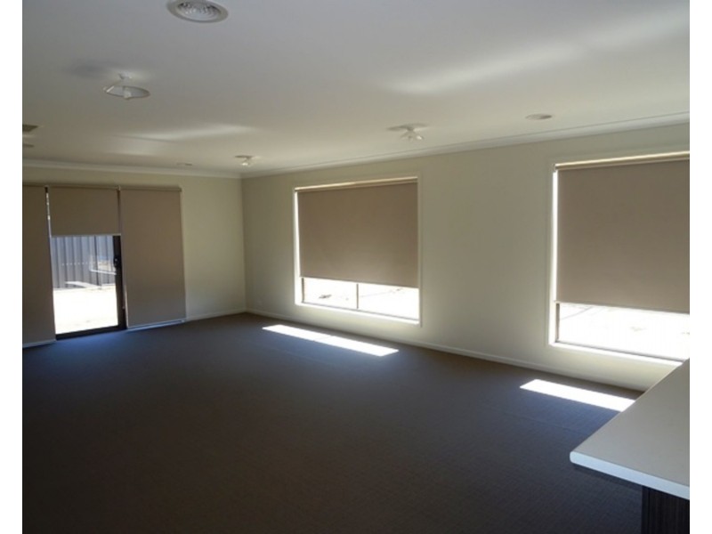 17 Perkins Street, Killara VIC 3691