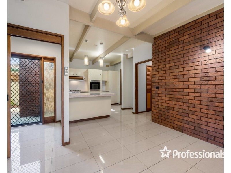 27 Mayfair Drive, Wodonga VIC 3690