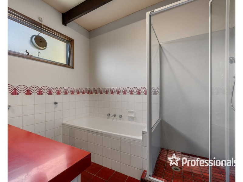 27 Mayfair Drive, Wodonga VIC 3690