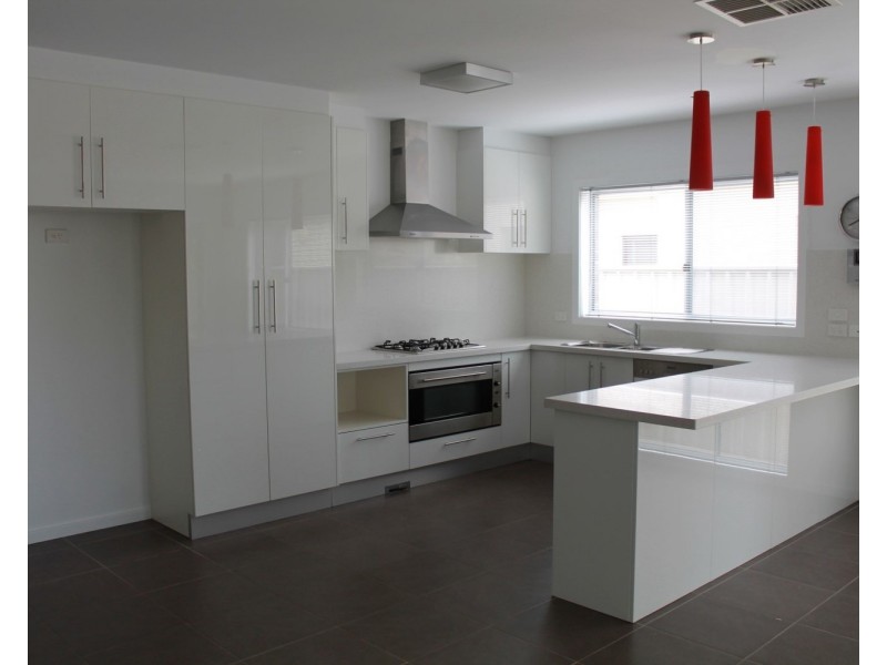 18 Cottlesloe Court, West Wodonga VIC 3690